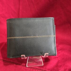 Patprimo Classic Black Leather Wallet with Contrast Stitching
